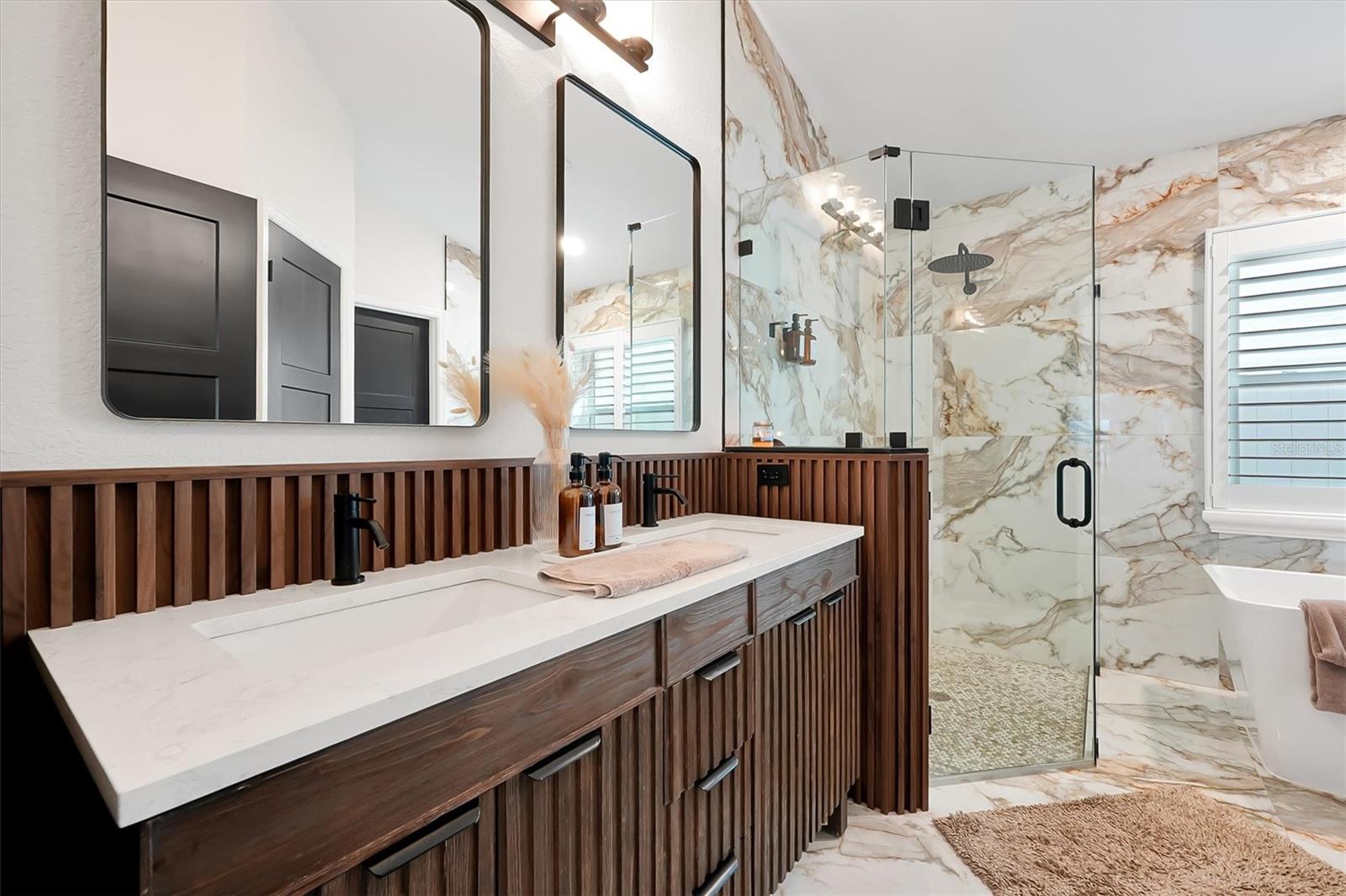 JOHNS LAKE POINTE A & S - Residential