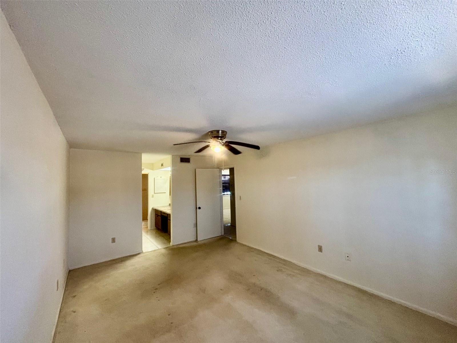 LEESBURG CHESTERBROOK CONDO - Residential