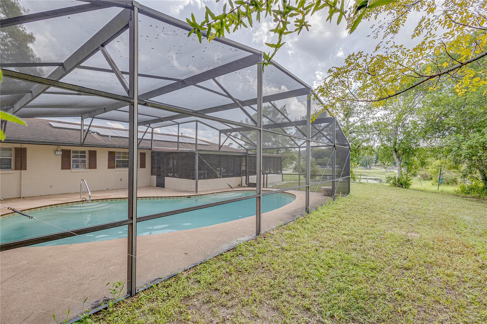 1522 GAINESVILLE DRIVE