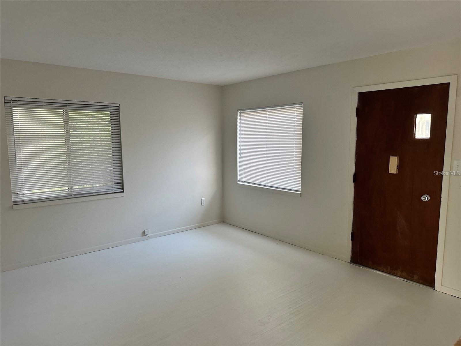 HOWRYS ADD DELAND - Residential Lease