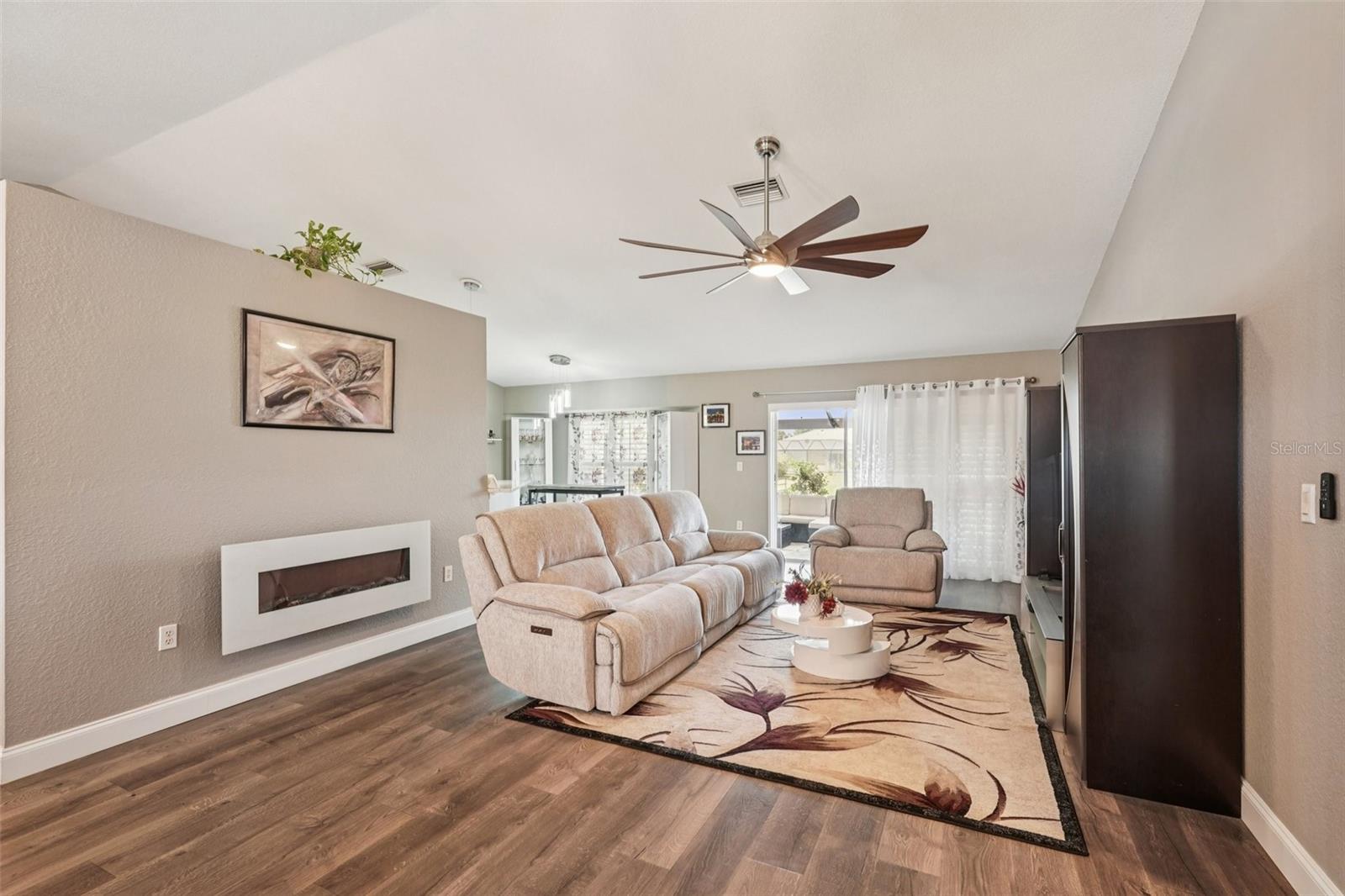 ROTONDA WEST PEBBLE BEACH - Residential