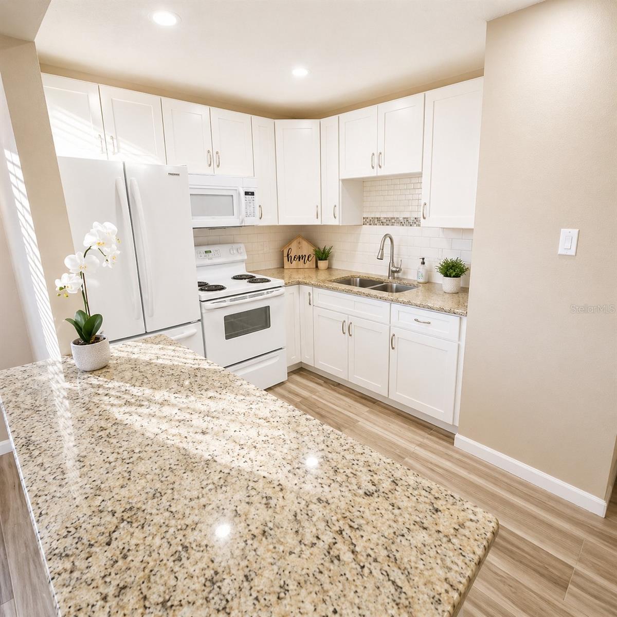 2501 HARN BOULEVARD H27