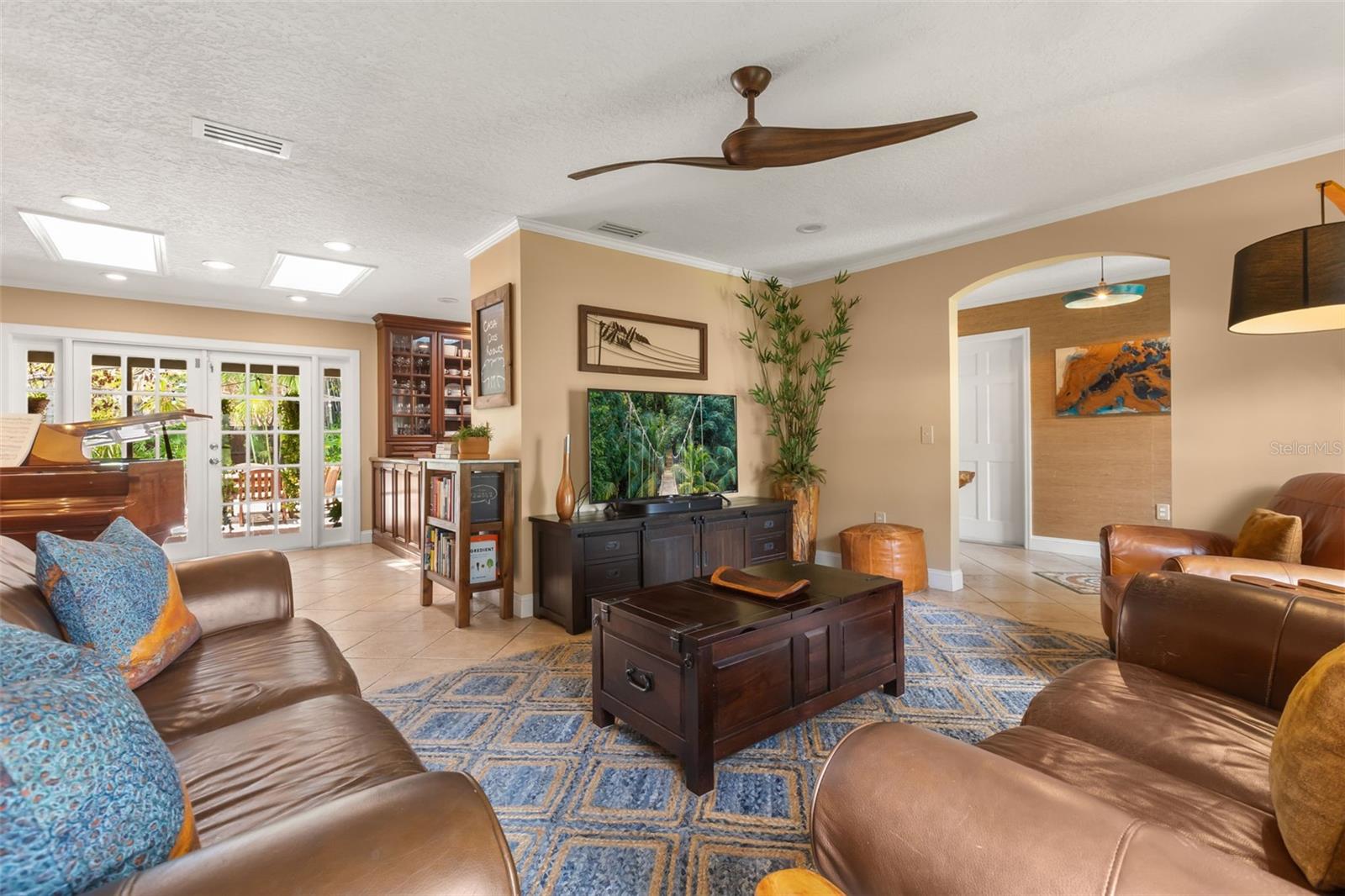 MINNEHAHA SHORES - Residential