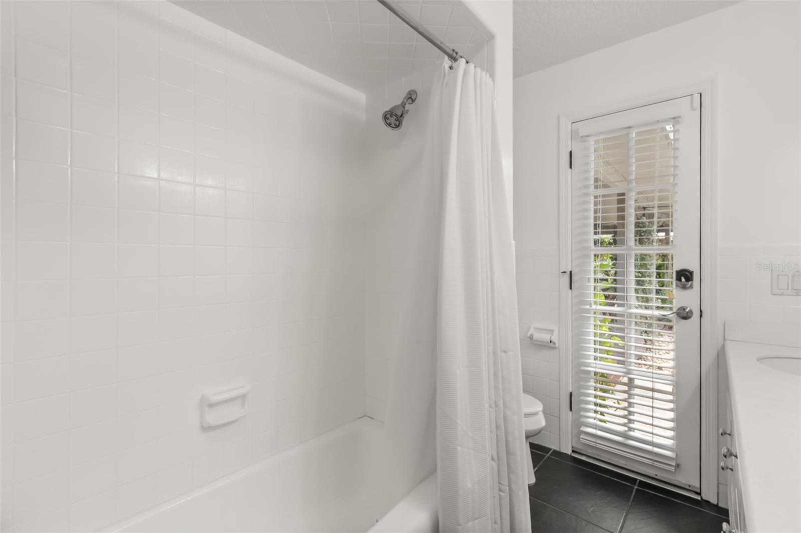 MINNEHAHA SHORES - Residential