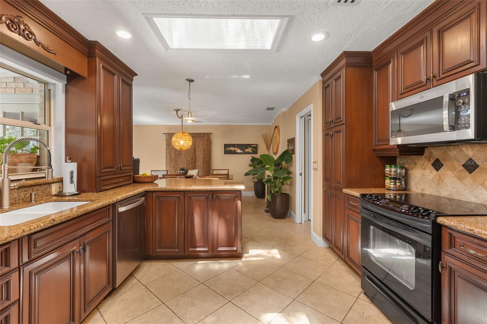 MINNEHAHA SHORES - Residential