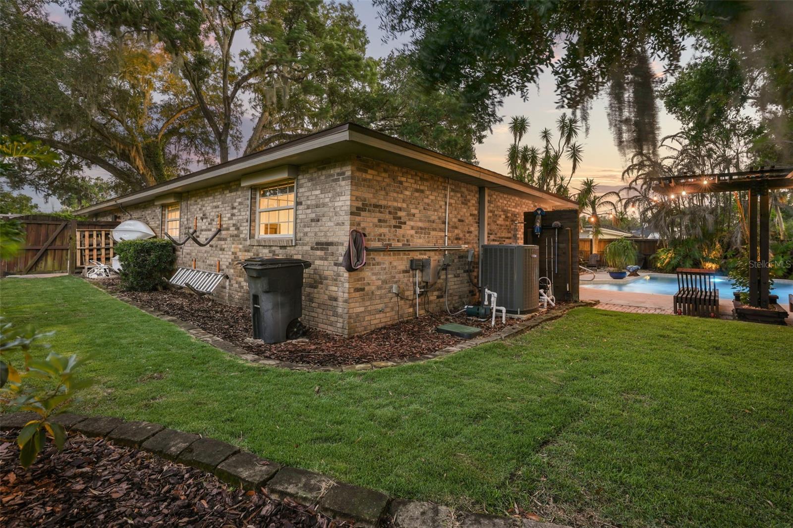 MINNEHAHA SHORES - Residential