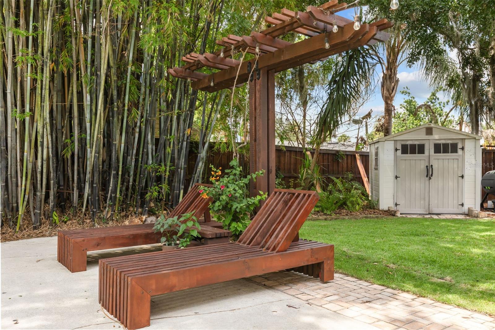 MINNEHAHA SHORES - Residential