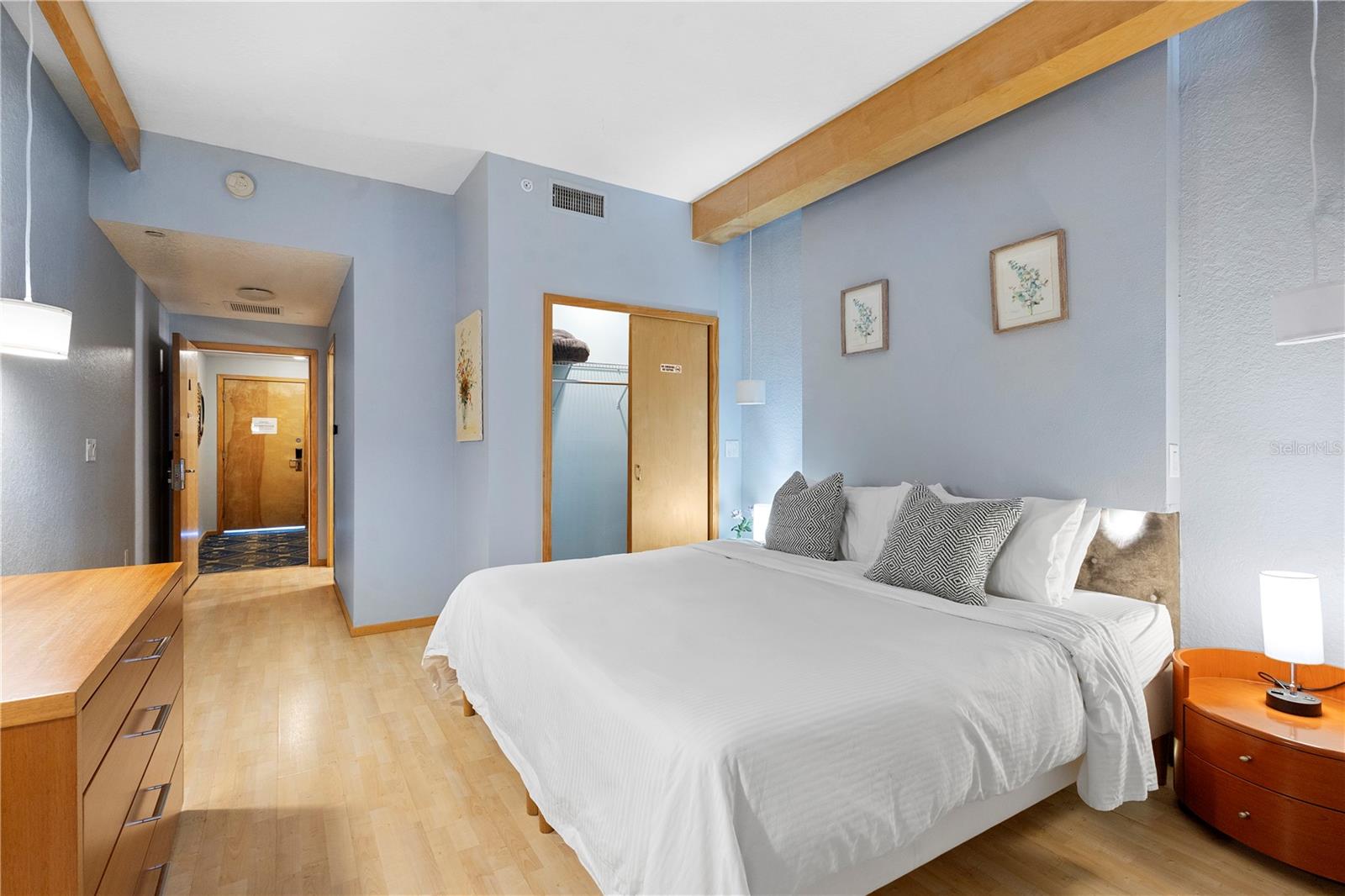 RESIDENCES/EUROPEAN VILLAGE - Residential