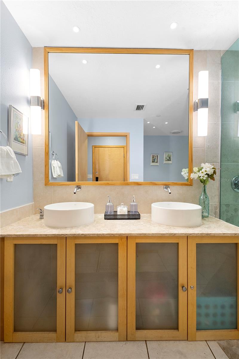 RESIDENCES/EUROPEAN VILLAGE - Residential