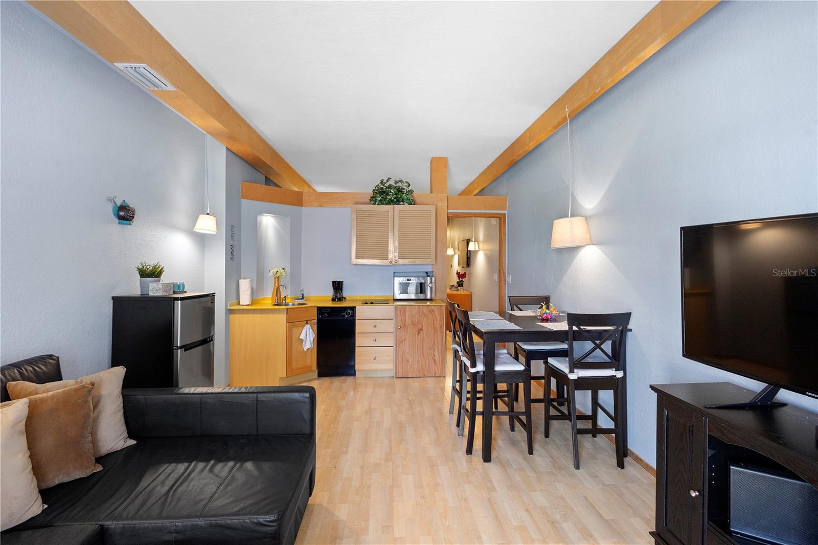 RESIDENCES/EUROPEAN VILLAGE - Residential