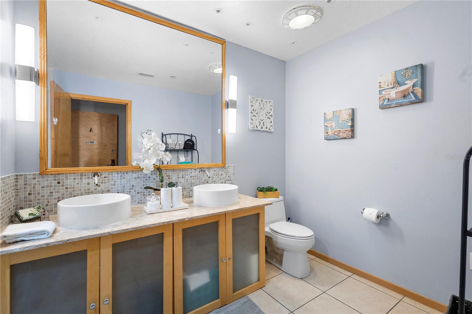 RESIDENCES/EUROPEAN VILLAGE - Residential