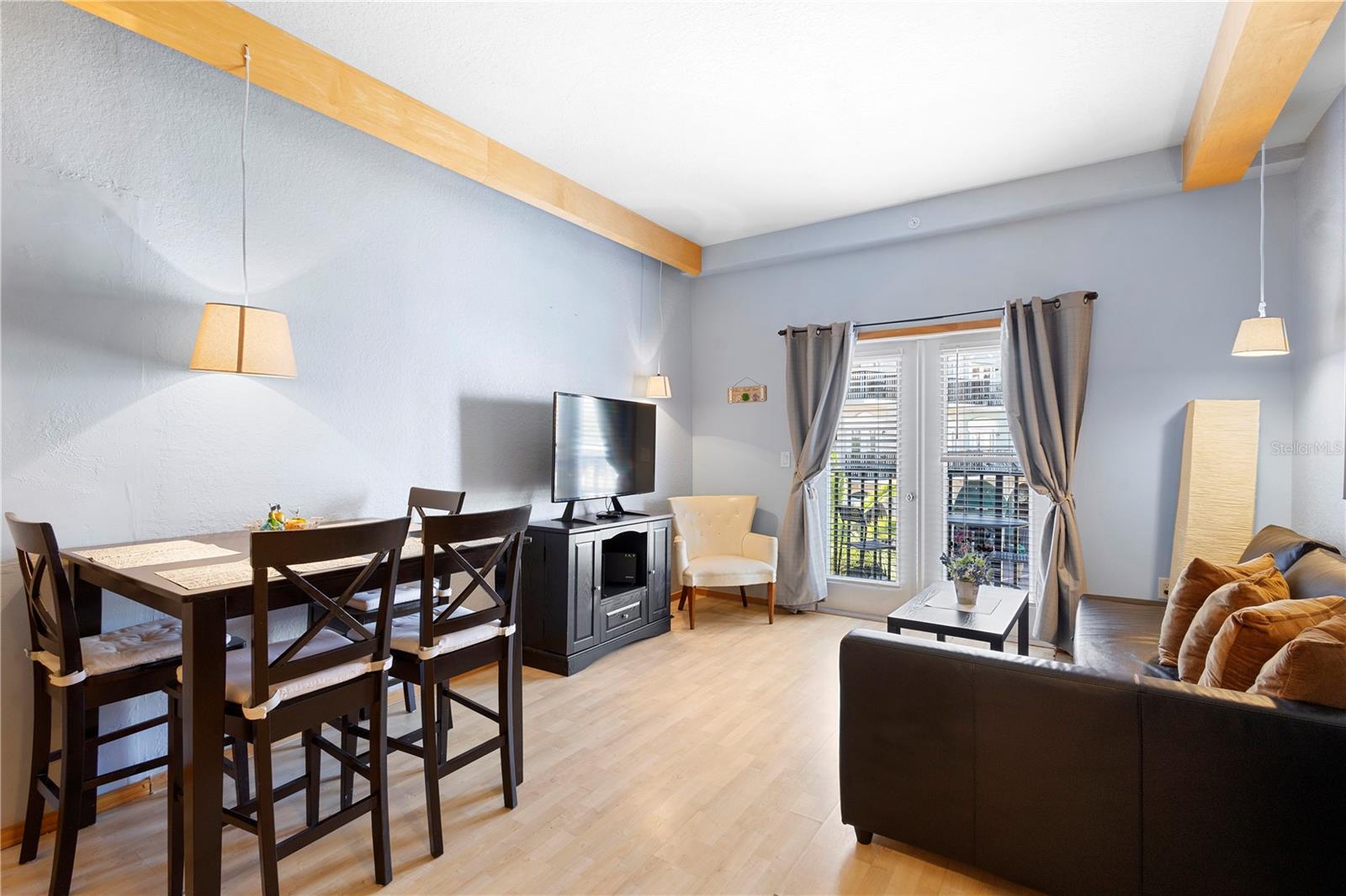 RESIDENCES/EUROPEAN VILLAGE - Residential