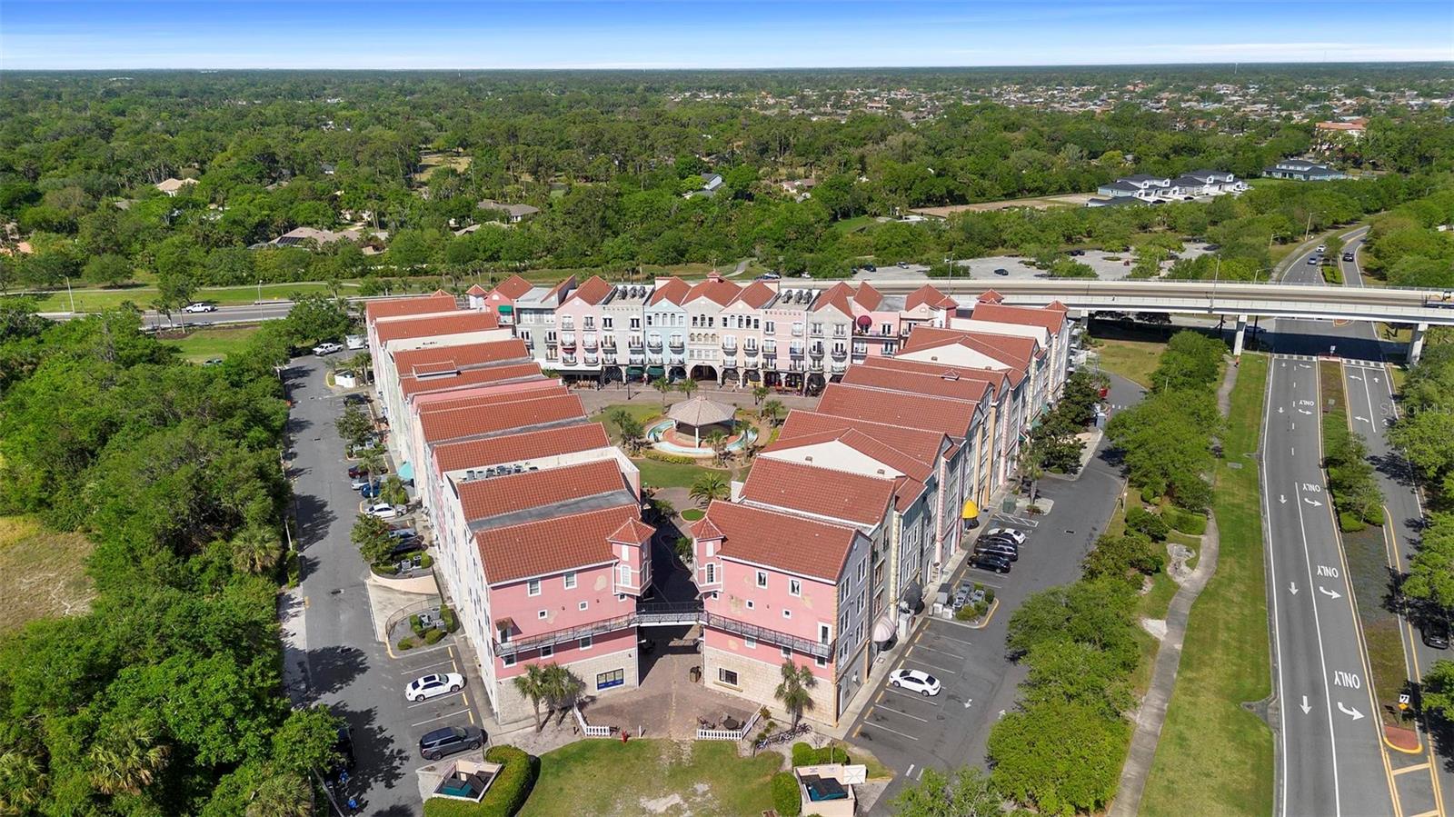 RESIDENCES/EUROPEAN VILLAGE - Residential