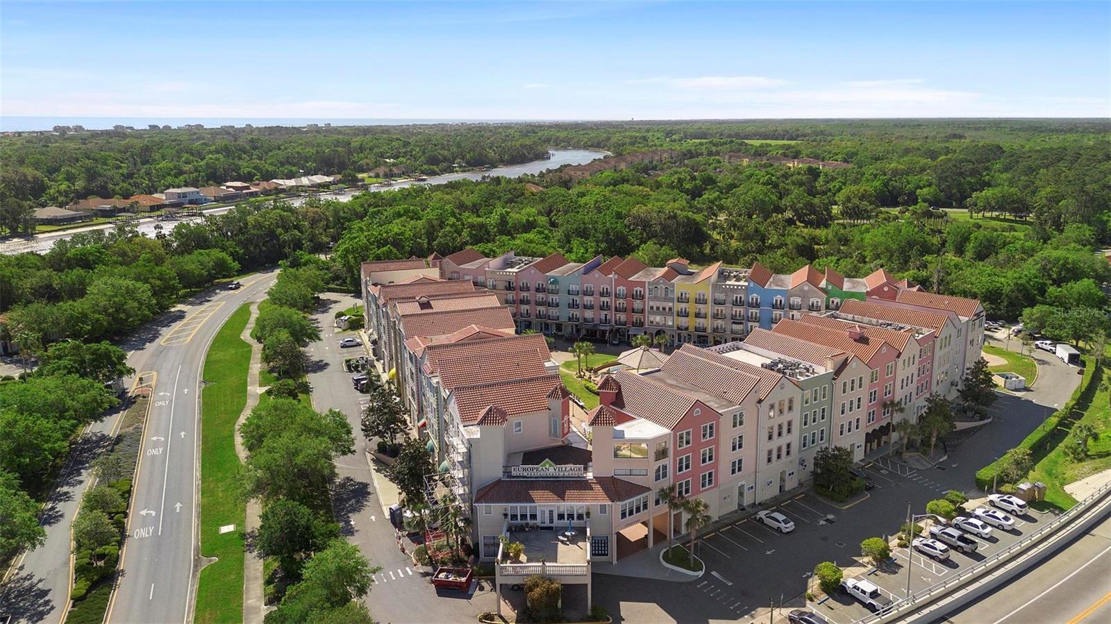 RESIDENCES/EUROPEAN VILLAGE - Residential