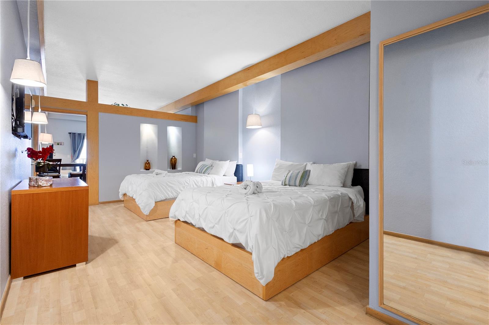 RESIDENCES/EUROPEAN VILLAGE - Residential