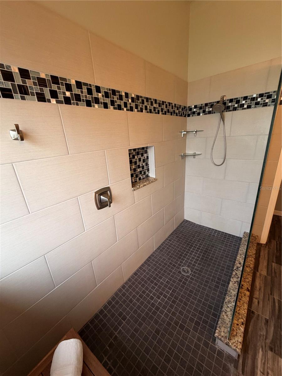 EMERALD LAKE COLONY UNIT 2 - Residential