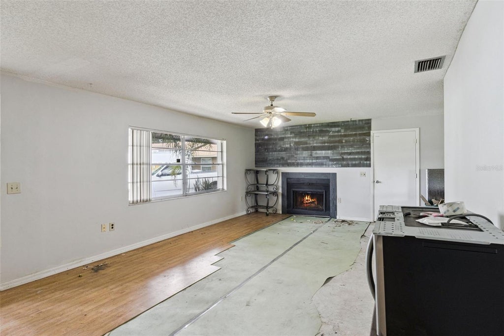 Photo of 2605 Ridgetop Way, Valrico, FL 33594 (MLS # O6442657)