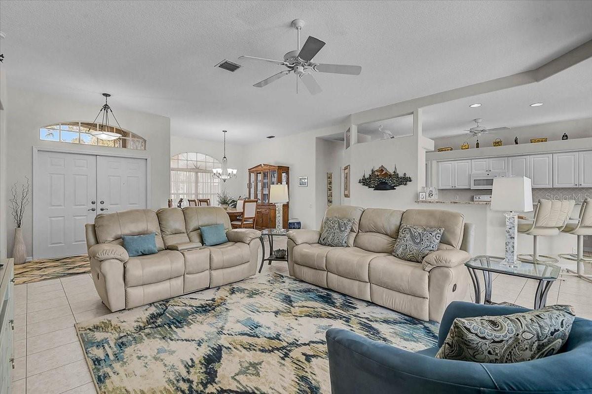 CALUSA LAKES - Residential