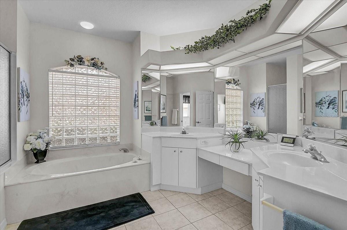 CALUSA LAKES - Residential