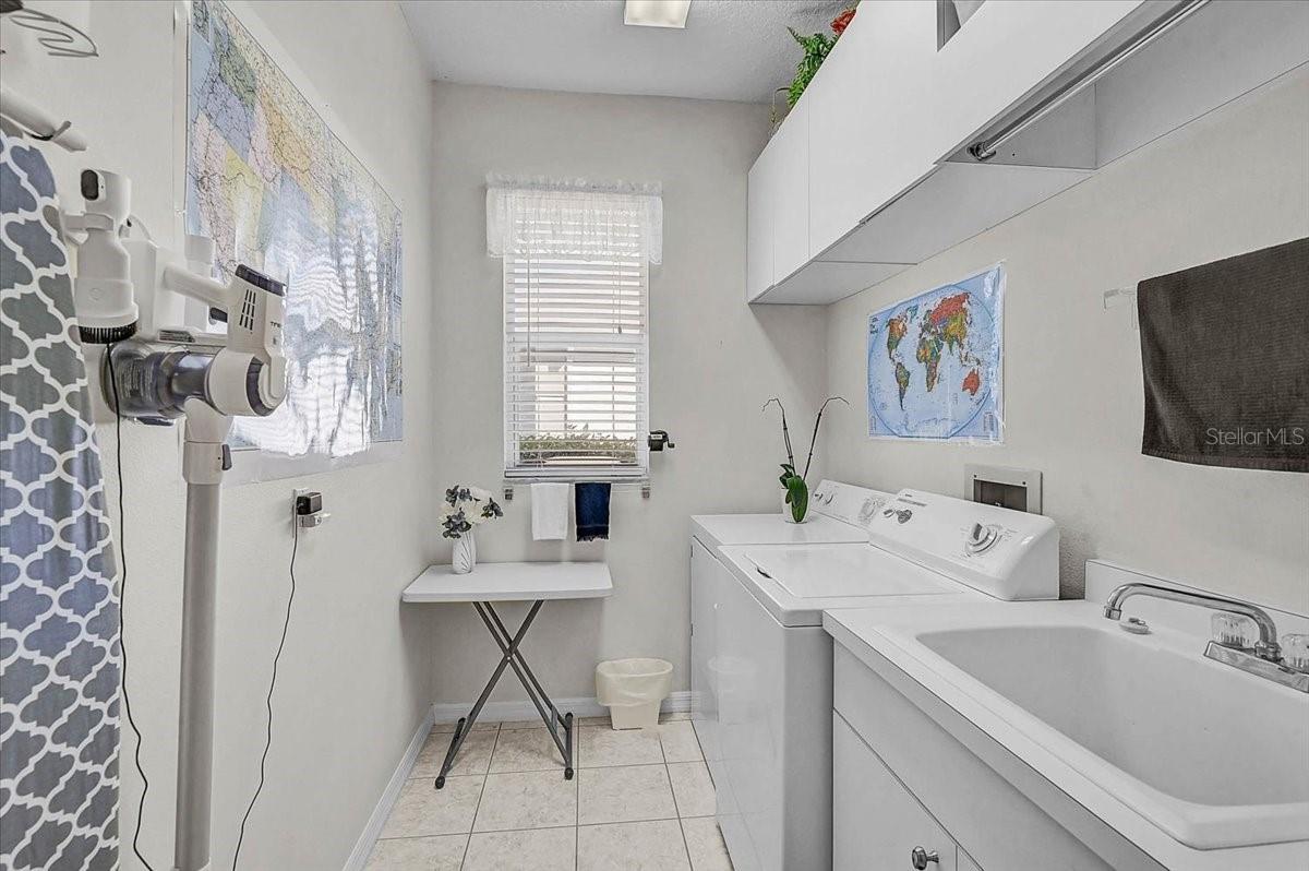 CALUSA LAKES - Residential