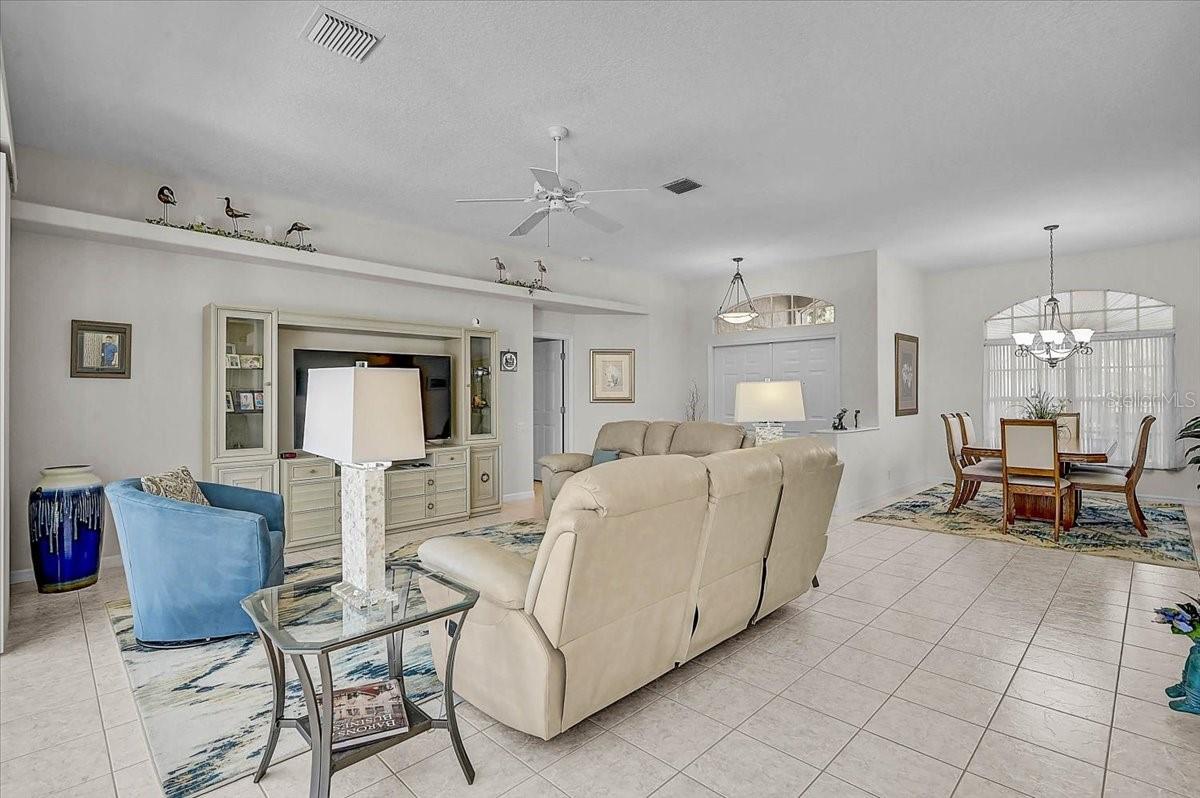 CALUSA LAKES - Residential