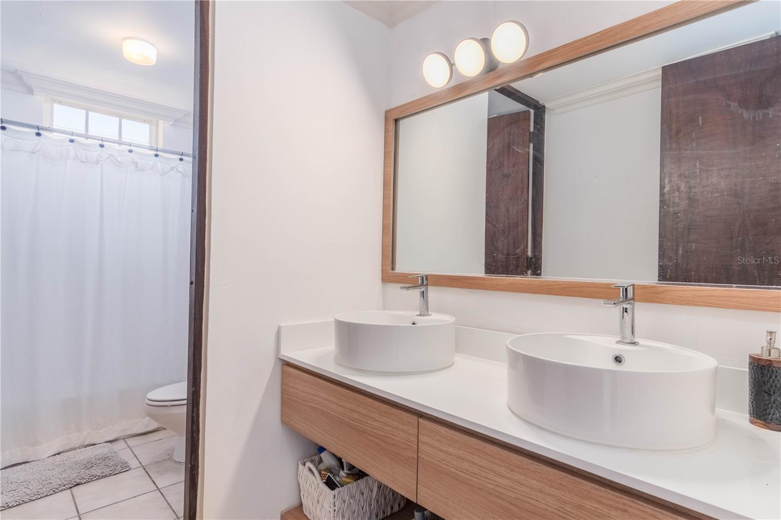 FAIRWAY COURTS - Residential Lease