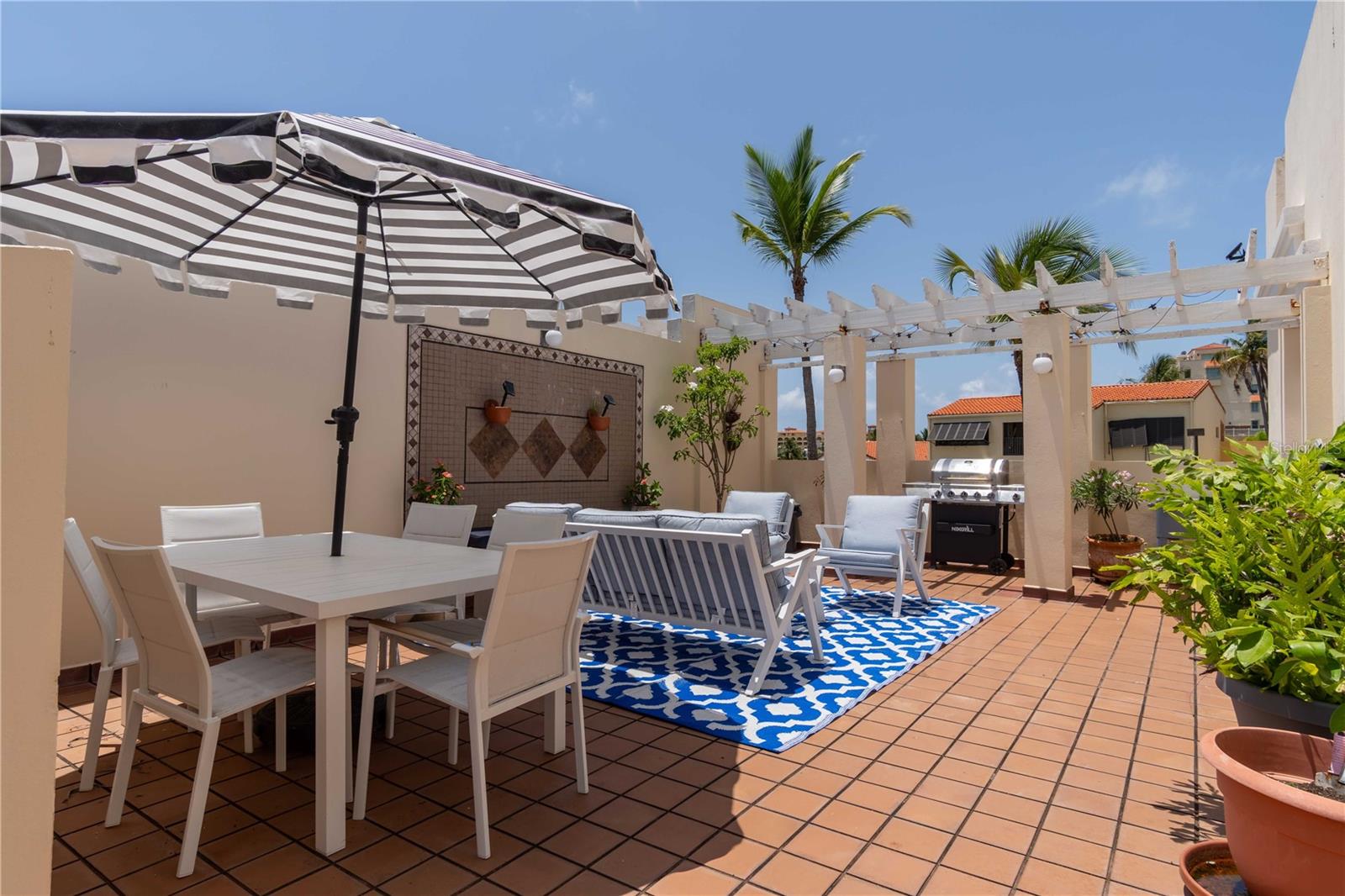 FAIRWAY COURTS - Residential Lease