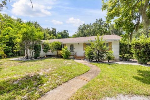 221 DELESPINE DRIVE DEBARY FL 32713