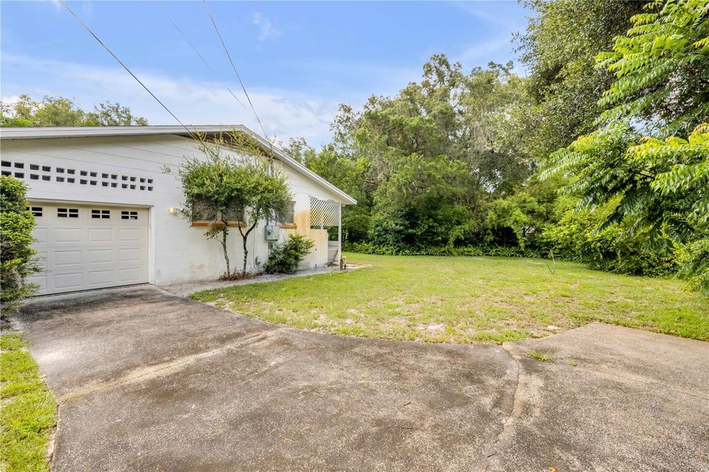 Photo of 221 Delespine Drive, Debary, FL 32713 (MLS # O6331279)