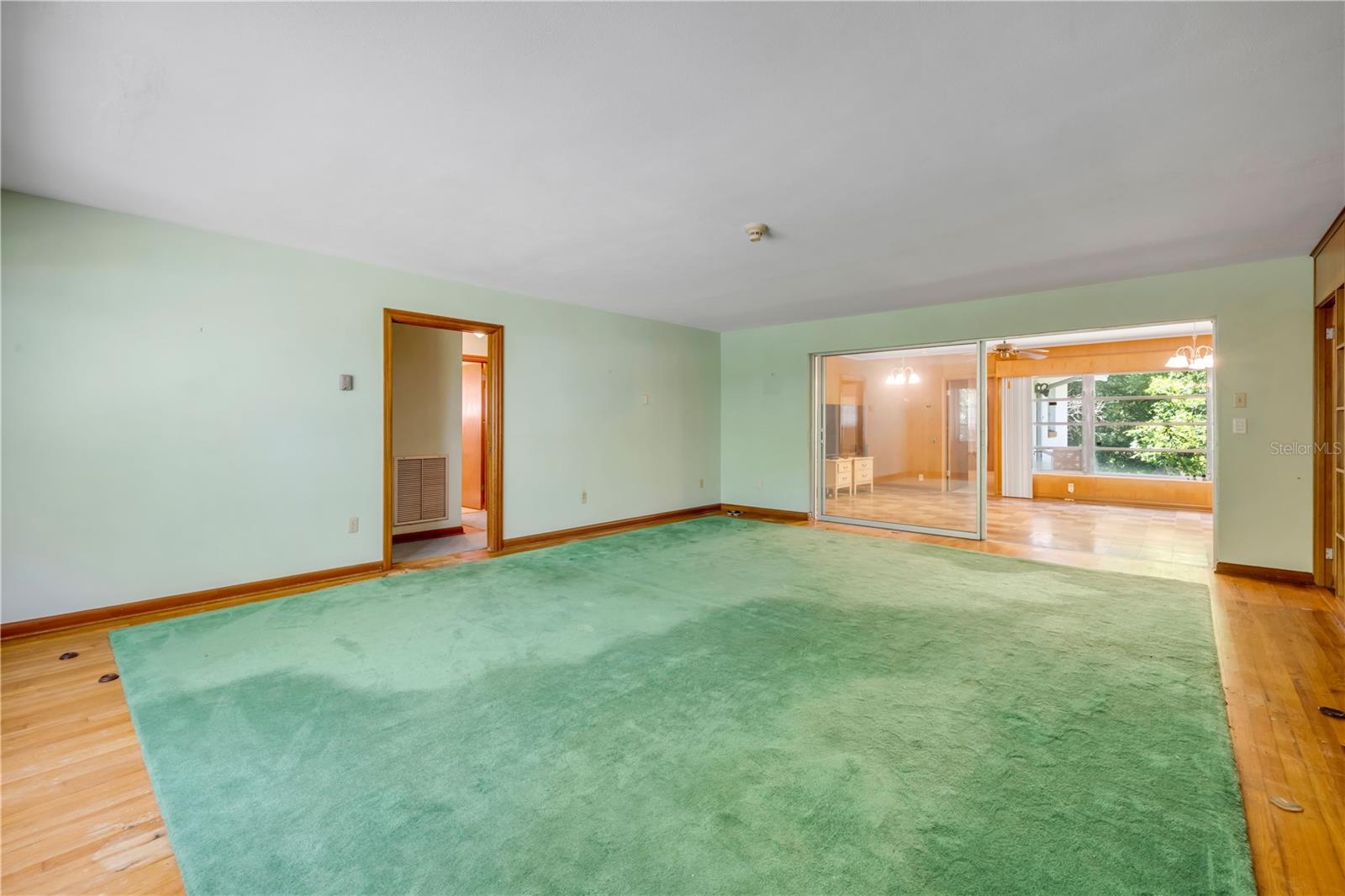221 DELESPINE DRIVE