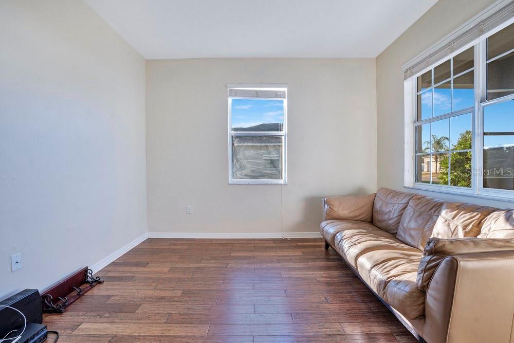 CREEKSIDE - Residential