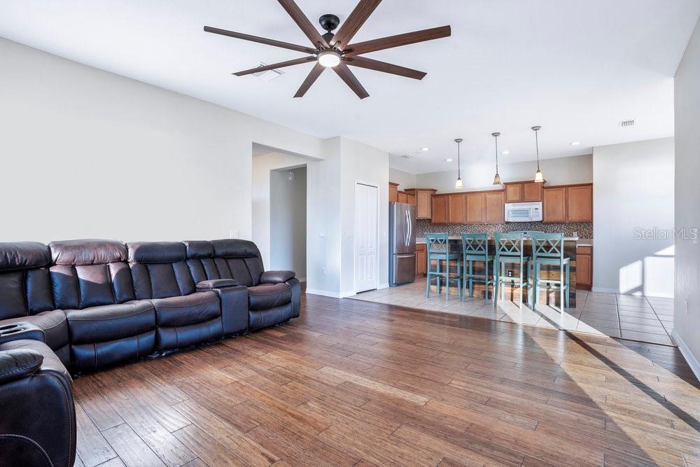 CREEKSIDE - Residential