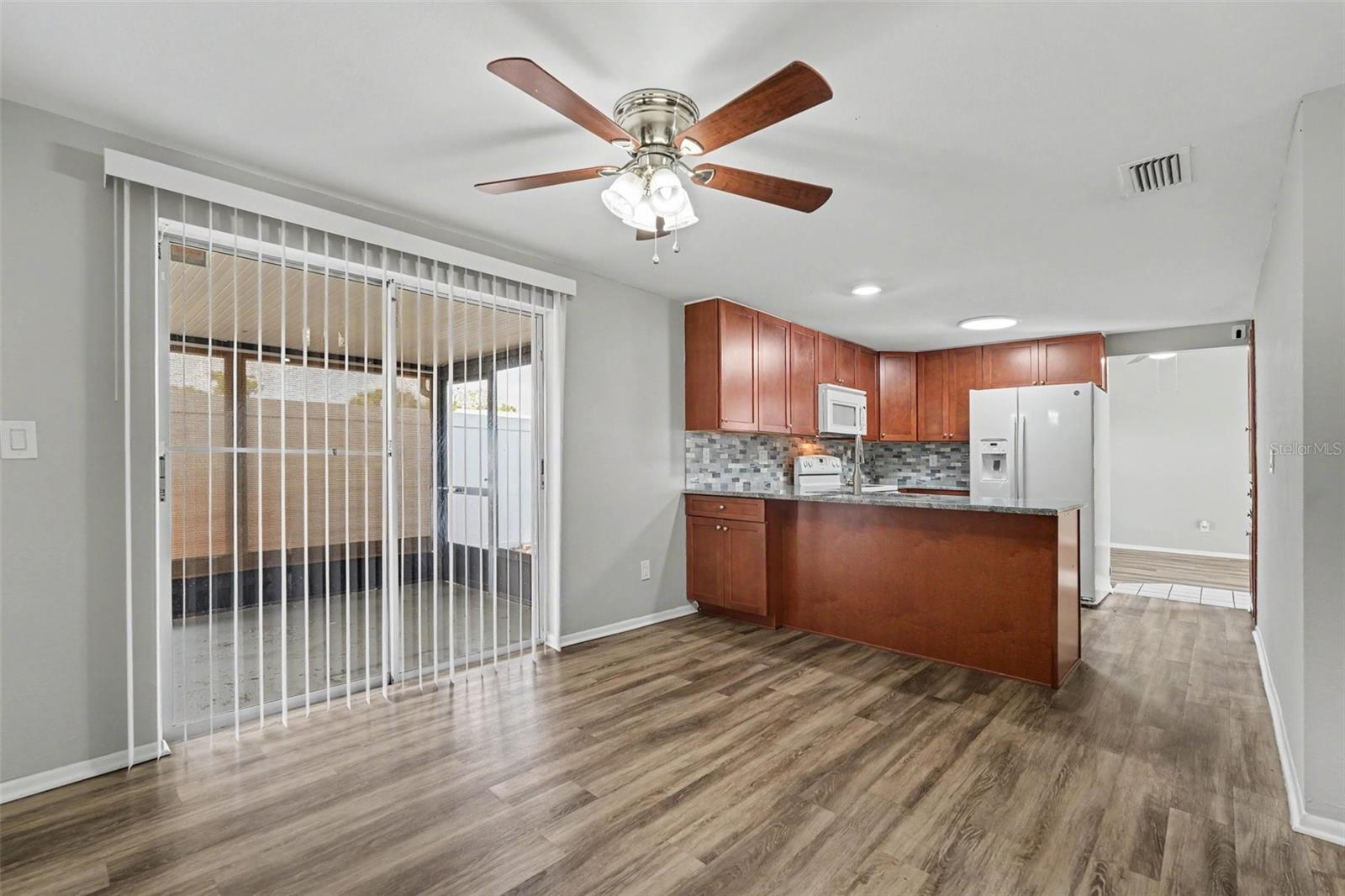 6404 FREEDOM COURT