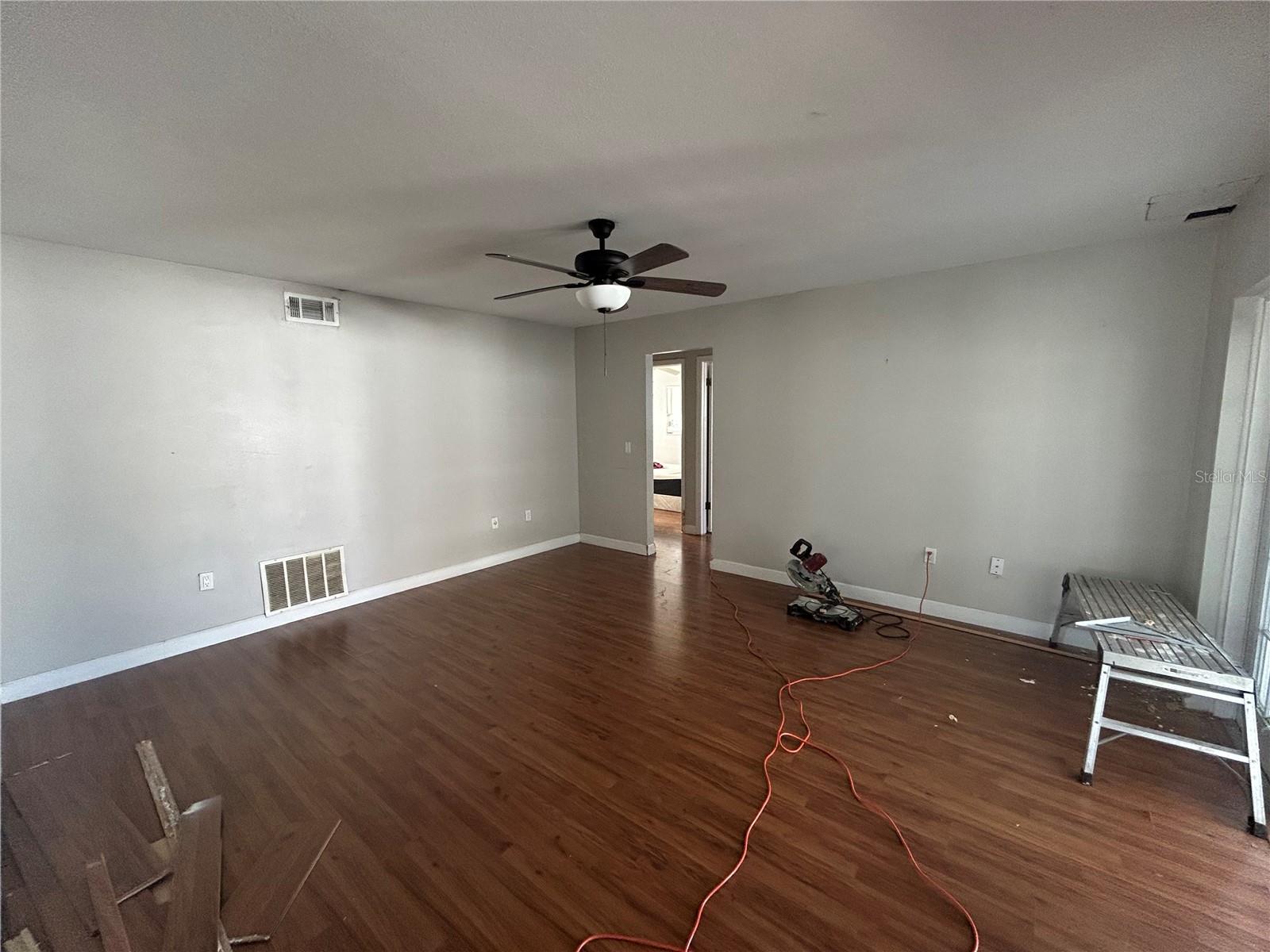 SAND LAKE HILLS SEC 03 - Residential Lease