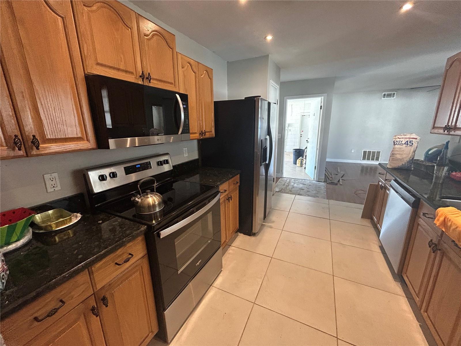 SAND LAKE HILLS SEC 03 - Residential Lease