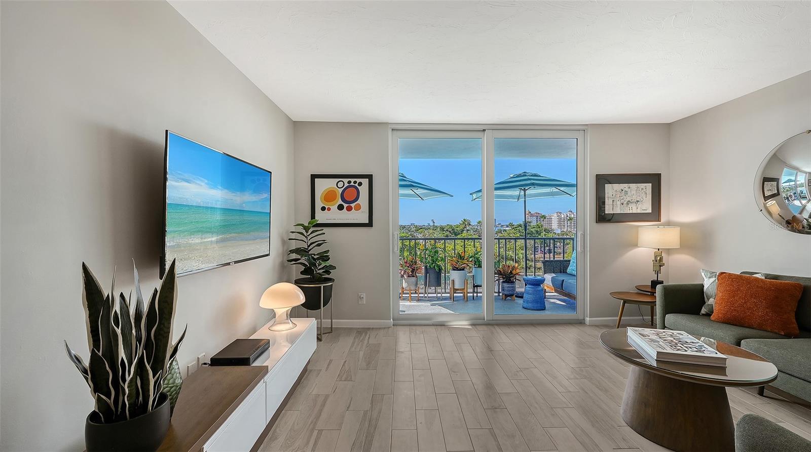 DOLPHIN TOWER - Residential