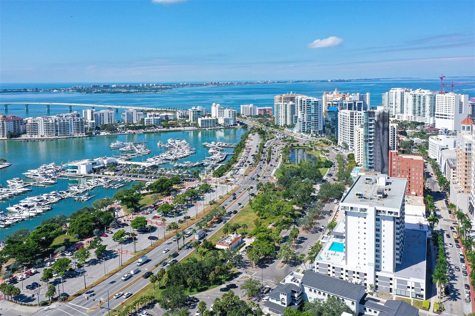 DOLPHIN TOWER - Residential