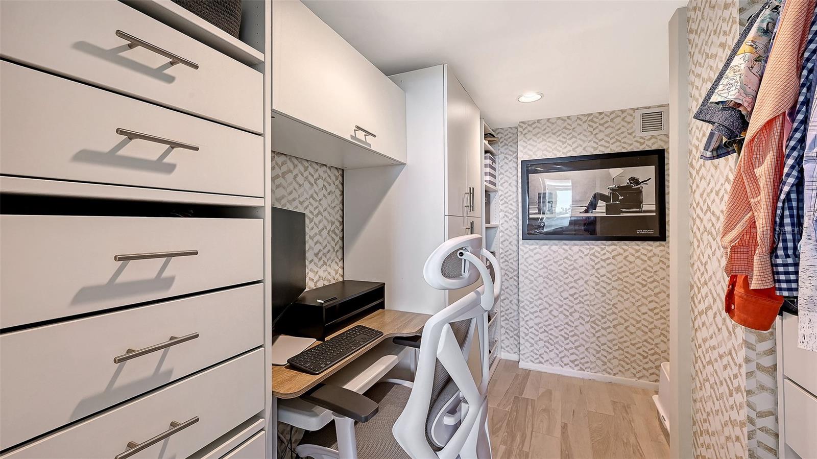 DOLPHIN TOWER - Residential