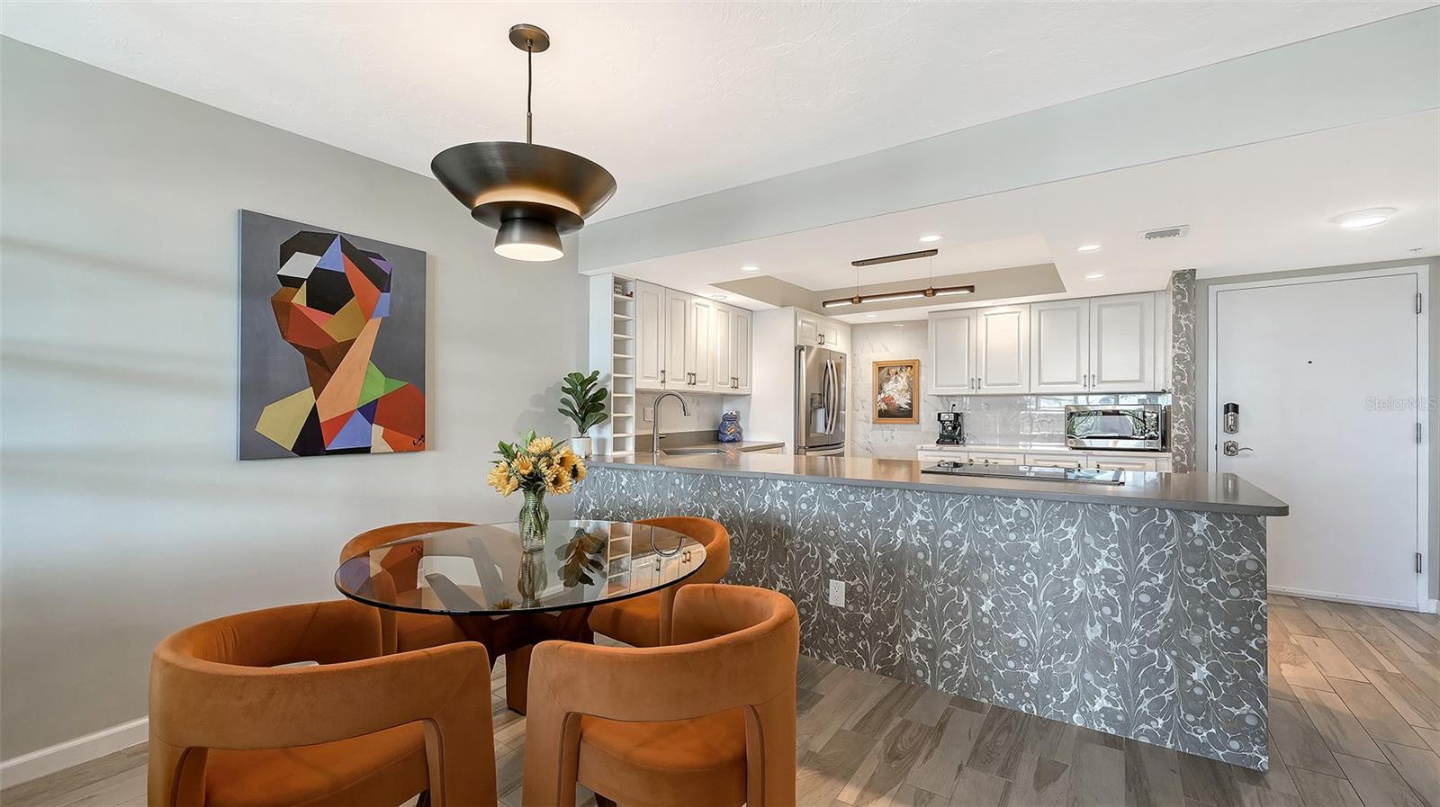 DOLPHIN TOWER - Residential