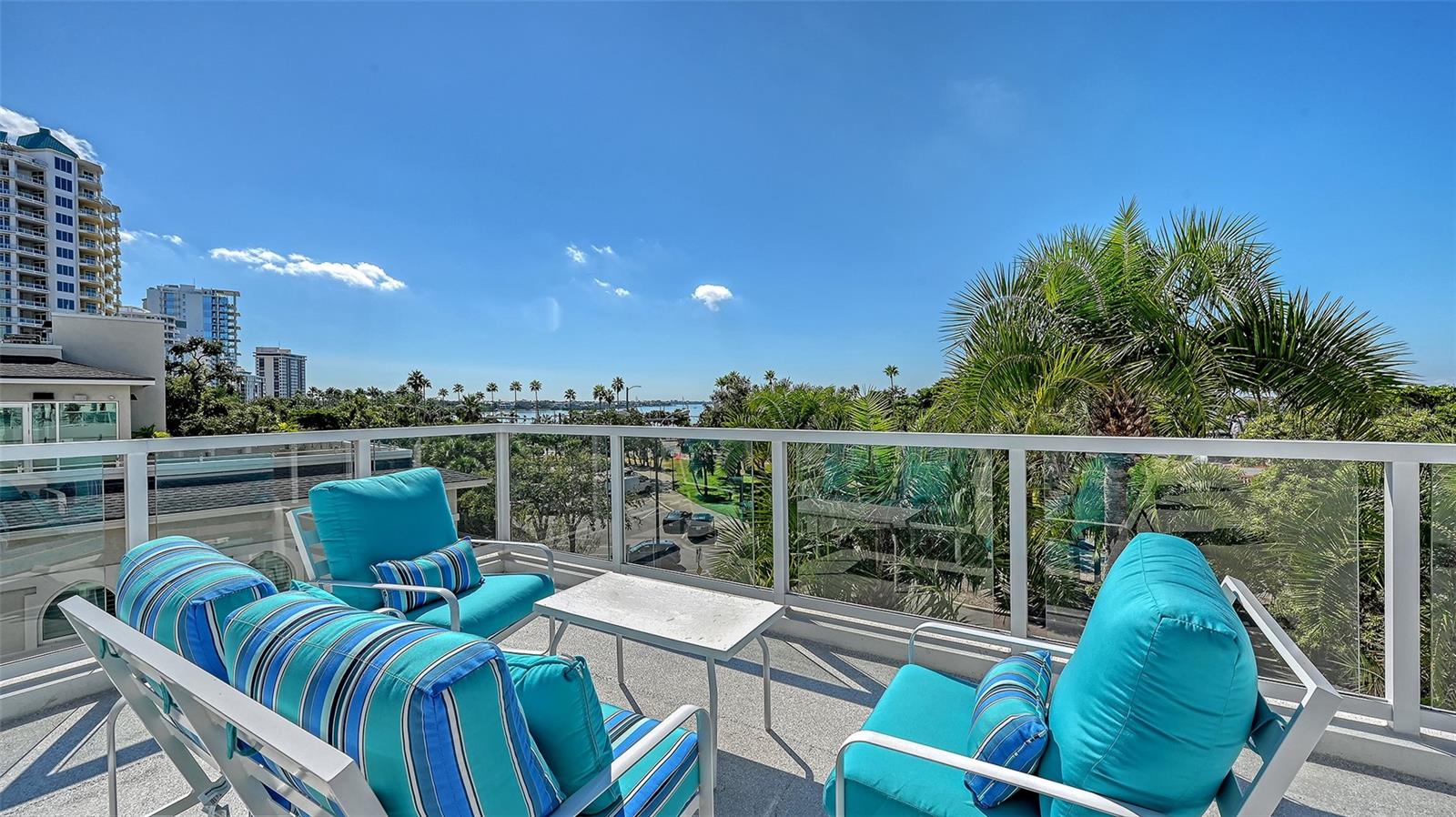 DOLPHIN TOWER - Residential