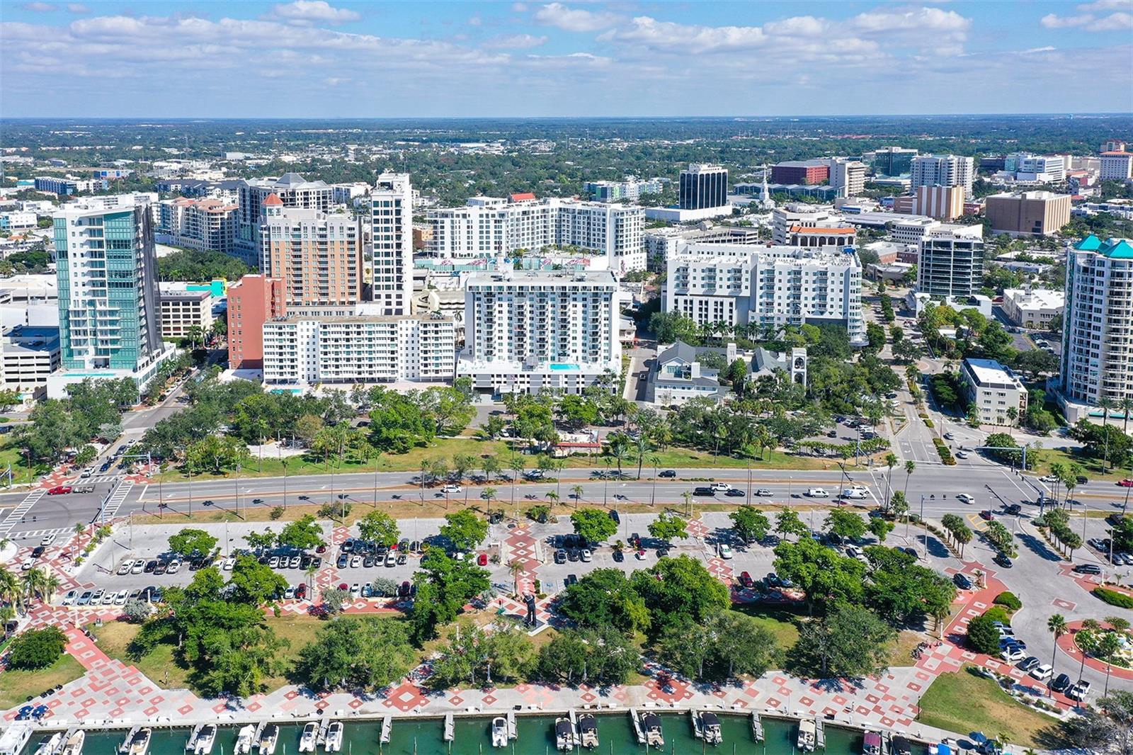 DOLPHIN TOWER - Residential