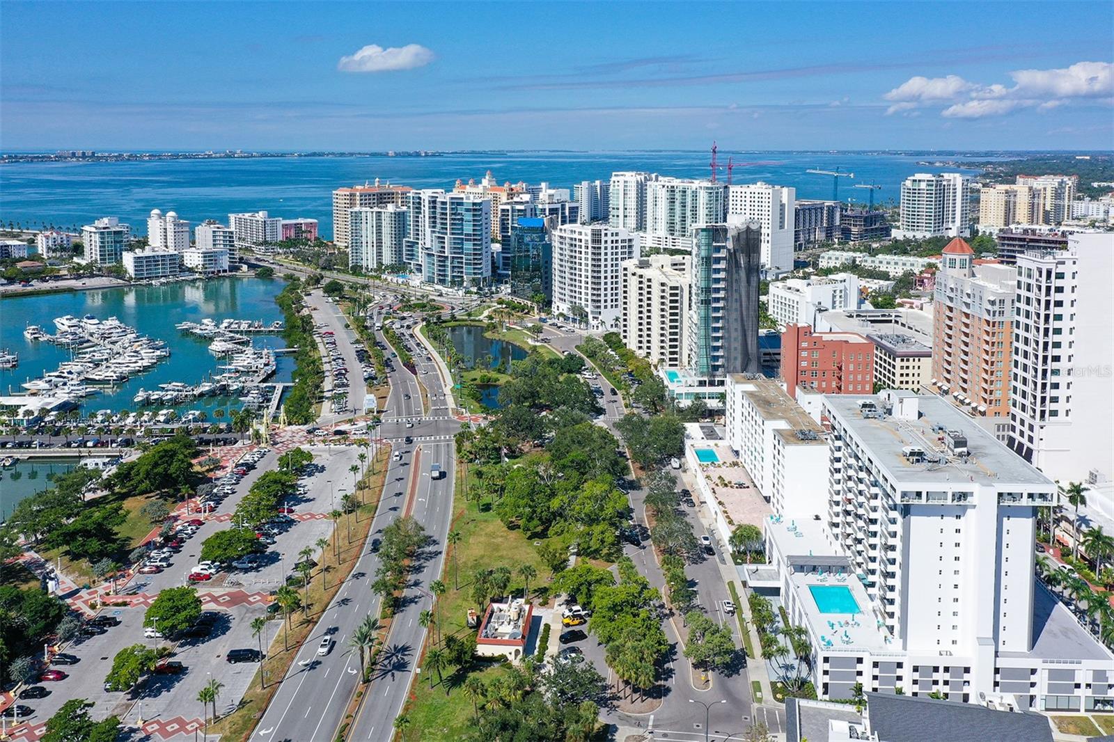 DOLPHIN TOWER - Residential