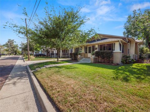 A home in LAKELAND