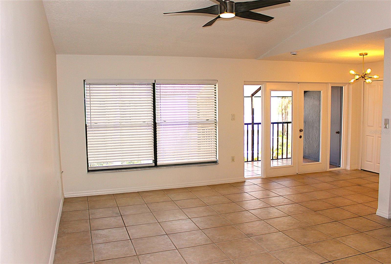 TOWNES OF SOUTHGATE CONDO (TOWNE 2) - Residential