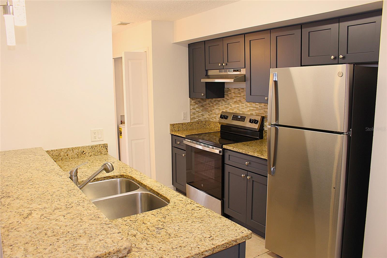 TOWNES OF SOUTHGATE CONDO (TOWNE 2) - Residential