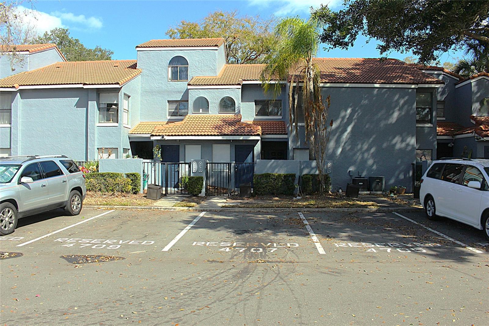 TOWNES OF SOUTHGATE CONDO (TOWNE 2) - Residential