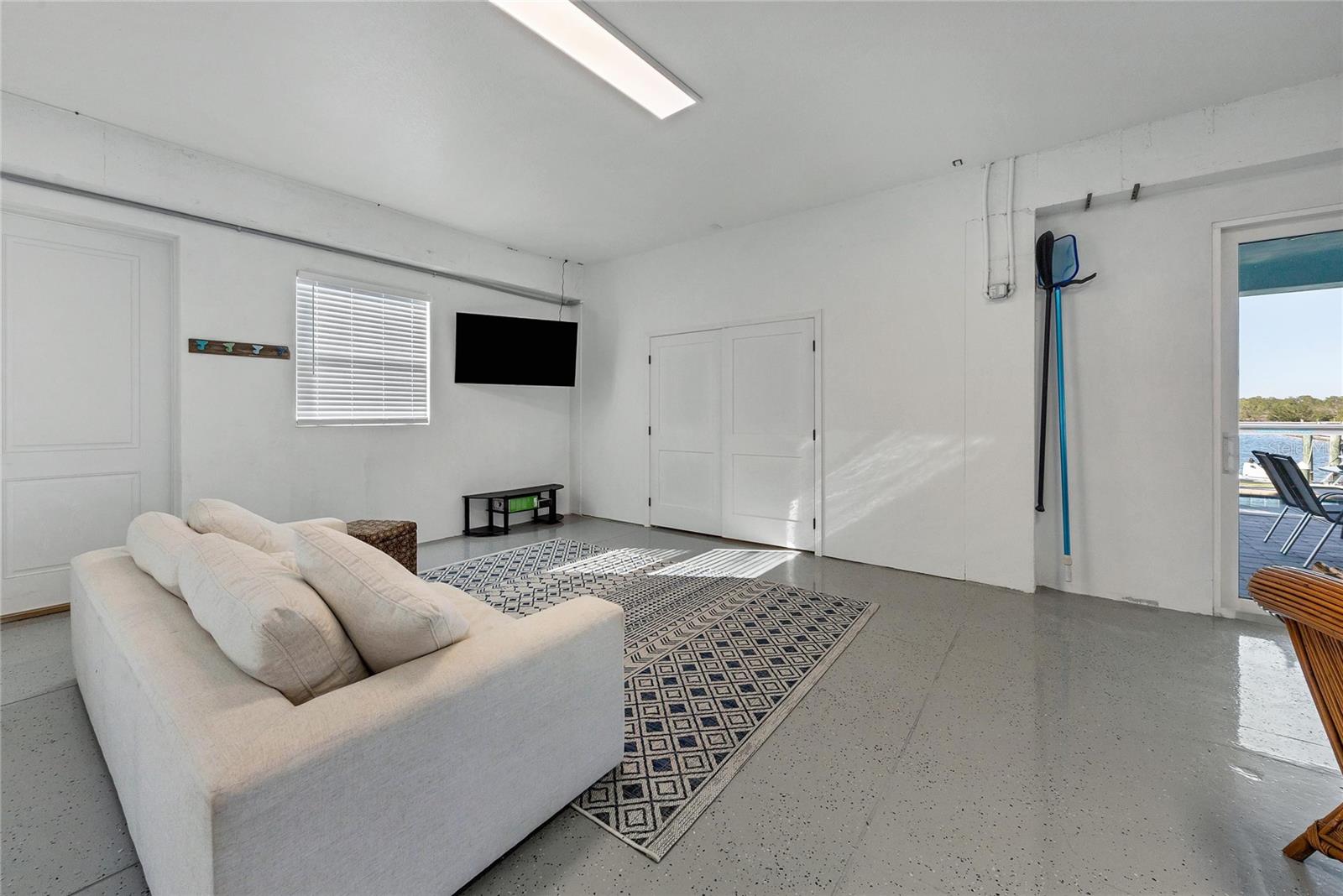 GROVE CITY SHORES - Residential