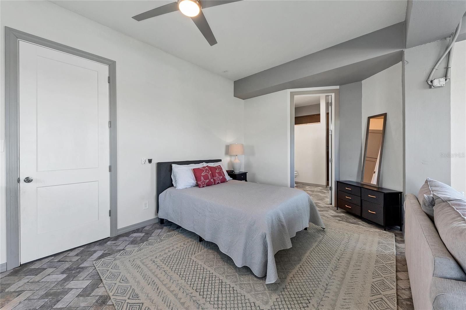 GROVE CITY SHORES - Residential