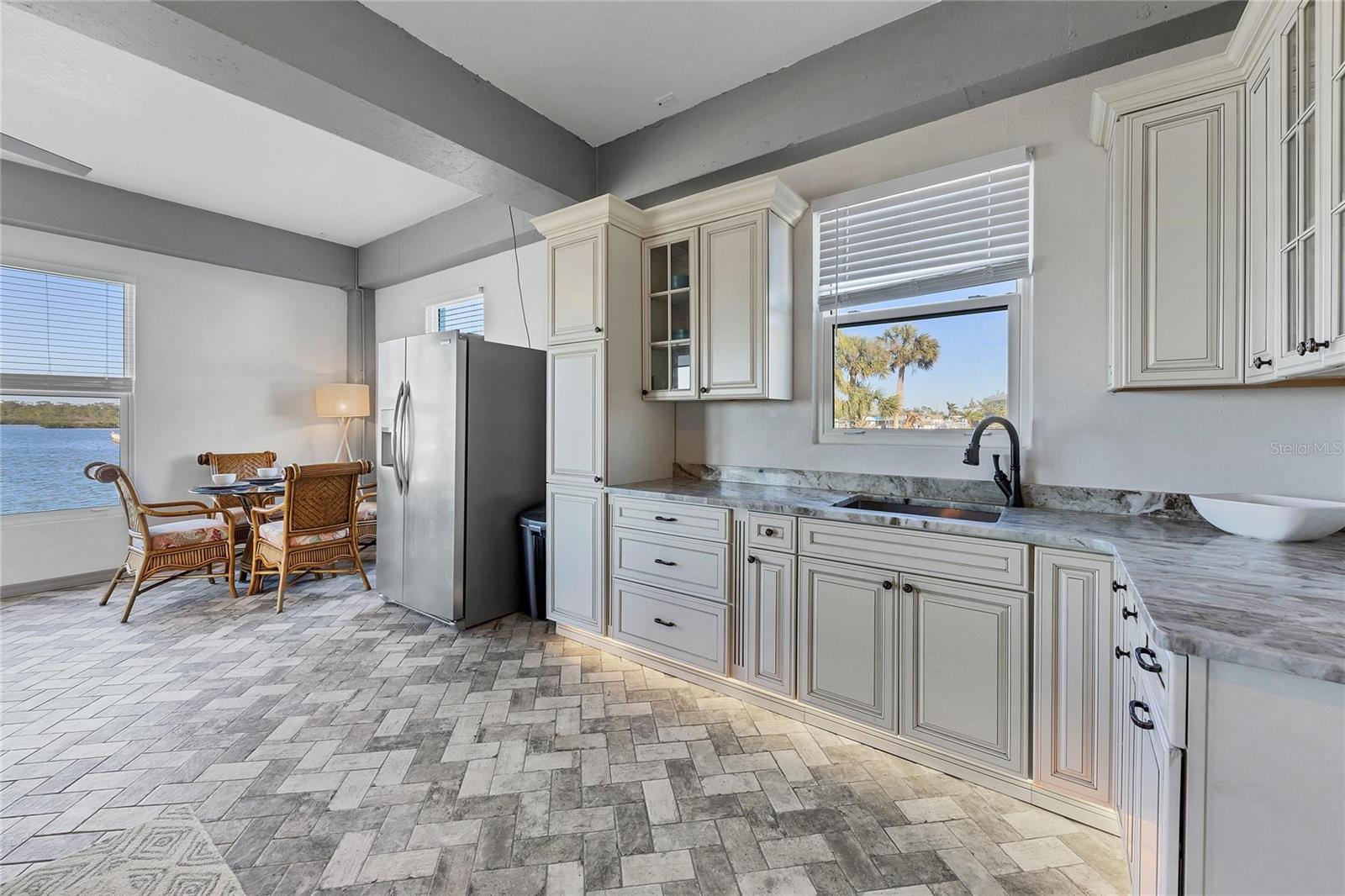 GROVE CITY SHORES - Residential