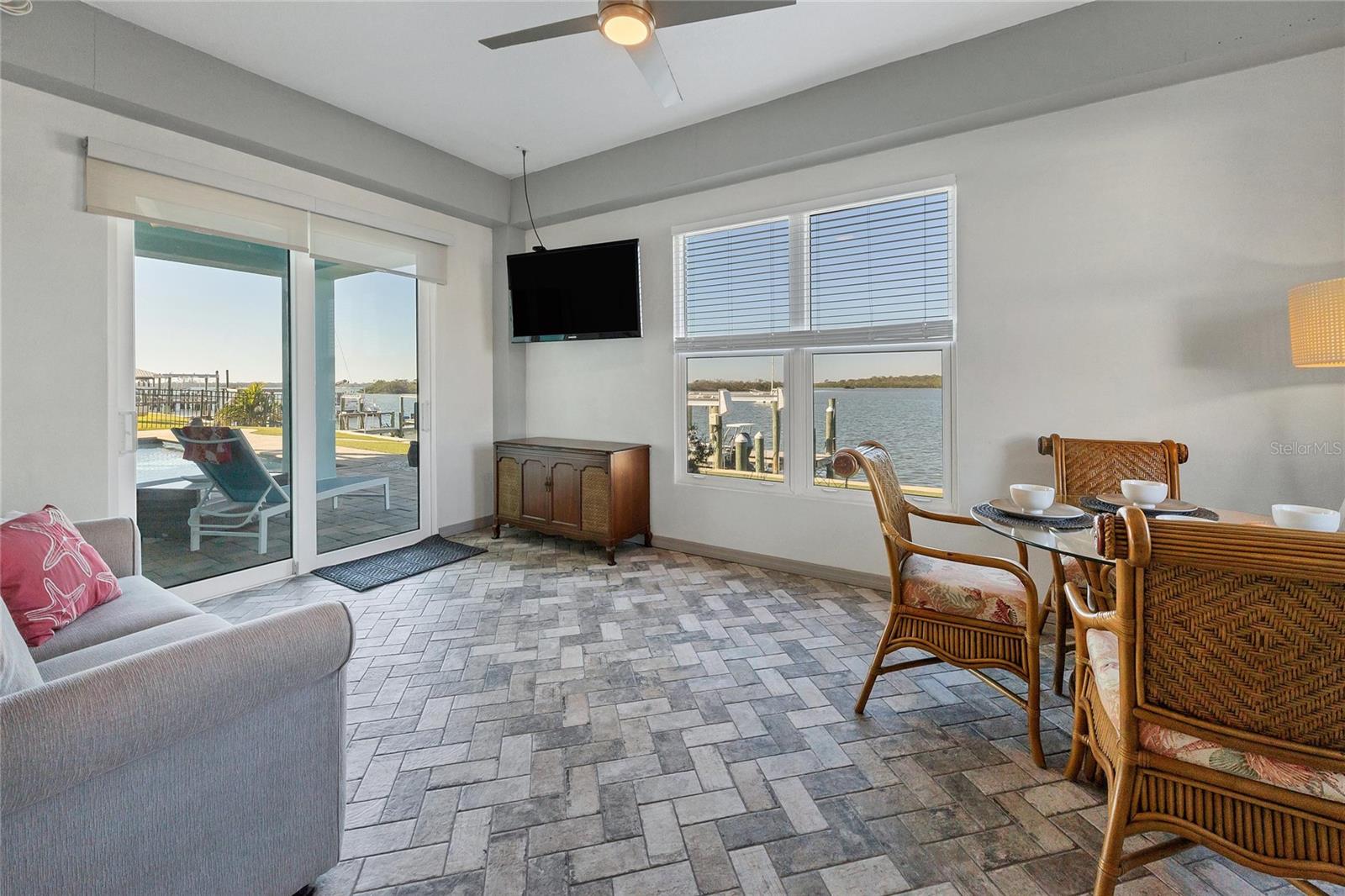 GROVE CITY SHORES - Residential